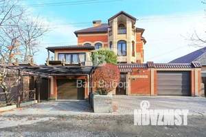 Дом 200м&sup2;, 2-этажный, участок 4 сот.  