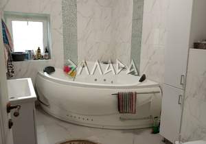 Дом 220м², 2-этажный, участок 6 сот.  