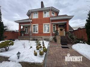 Дом 375м&sup2;, 3-этажный, участок 8 сот.  