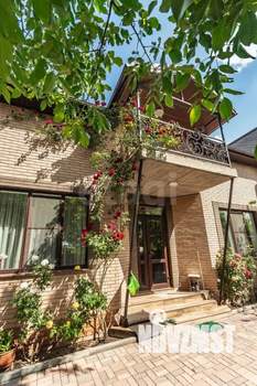 Дом 193м&sup2;, 2-этажный, участок 2 сот.  