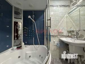 Дом 300м&sup2;, 3-этажный, участок 380 сот.  