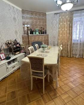 Дом 292м&sup2;, 3-этажный, участок 6 сот.  