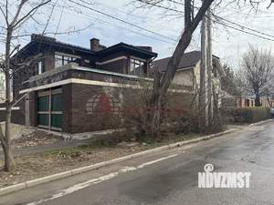 Дом 330м², 3-этажный, участок 3 сот.  
