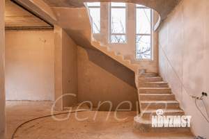 Дом 270м&sup2;, 3-этажный, участок 4 сот.  