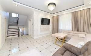 Дом 187м&sup2;, 3-этажный, участок 4 сот.  