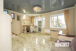 Дом 255м², 3-этажный, участок 3 сот.  