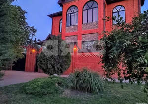 Дом 312м², 3-этажный, участок 3 сот.  