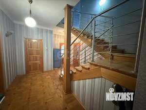 Дом 292м&sup2;, 3-этажный, участок 6 сот.  