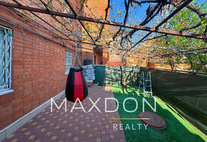 Дом 280м&sup2;, 2-этажный, участок 3 сот.  