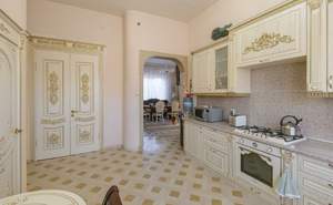 Дом 200м&sup2;, 1-этажный, участок 5500 сот.  