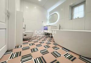 Дом 242м&sup2;, 3-этажный, участок 6 сот.  