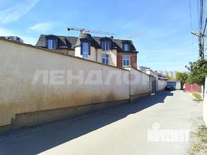 Дом 1000м², 3-этажный, участок 0 сот.  