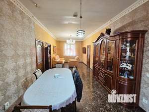 Дом 233м², 2-этажный, участок 1 сот.  