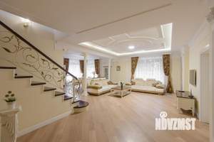 Дом 548м², 2-этажный, участок 8 сот.  