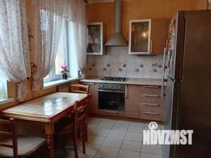 Дом 98м&sup2;, 2-этажный, участок 6 сот.  