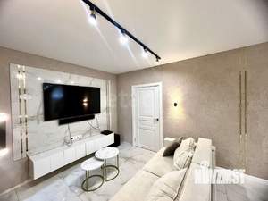 Дом 200м&sup2;, 3-этажный, участок 4 сот.  