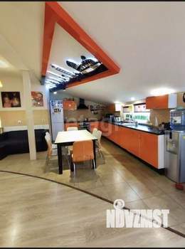 Дом 550м&sup2;, 3-этажный, участок 5 сот.  