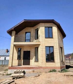 Дом 142м&sup2;, 2-этажный, участок 3 сот.  