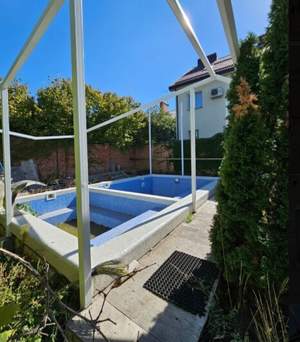 Дом 420м&sup2;, 3-этажный, участок 6 сот.  