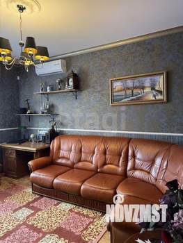 Дом 270м², 3-этажный, участок 6 сот.  