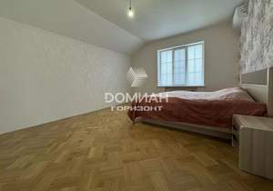 Дом 242м&sup2;, 3-этажный, участок 6 сот.  