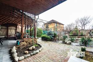 Дом 500м&sup2;, 2-этажный, участок 7 сот.  