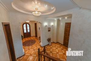 Дом 645м&sup2;, 3-этажный, участок 6 сот.  