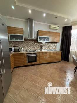 Дом 255м&sup2;, 3-этажный, участок 3 сот.  