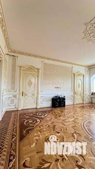 Дом 470м&sup2;, 2-этажный, участок 6 сот.  