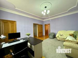 Дом 300м&sup2;, 2-этажный, участок 4 сот.  