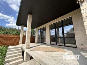 Дом 200м&sup2;, 2-этажный, участок 3 сот.  