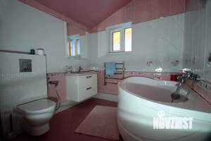 Дом 150м&sup2;, 2-этажный, участок 3 сот.  