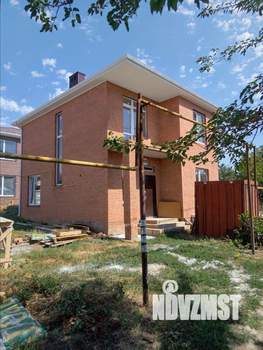 Дом 135м&sup2;, 2-этажный, участок 3 сот.  