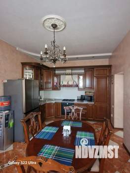 Дом 310м&sup2;, 2-этажный, участок 3 сот.  