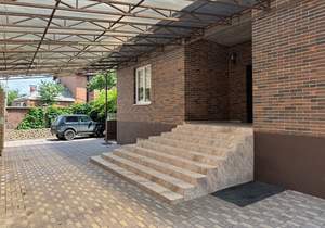 Дом 350м&sup2;, 3-этажный, участок 4 сот.  