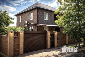 Дом 348м&sup2;, 2-этажный, участок 4 сот.  