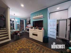 Дом 110м&sup2;, 2-этажный, участок 4 сот.  