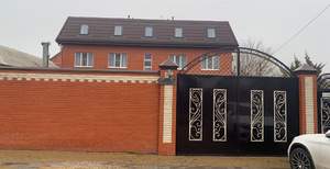 Дом 420м&sup2;, 3-этажный, участок 6 сот.  