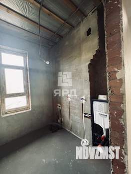 Дом 180м&sup2;, 2-этажный, участок 3 сот.  