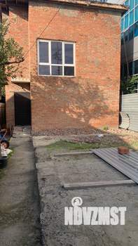 Дом 100м&sup2;, 2-этажный, участок 3 сот.  