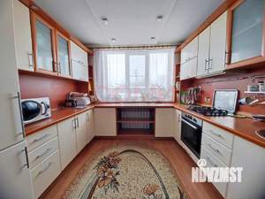 Дом 280м², 3-этажный, участок 14 сот.  
