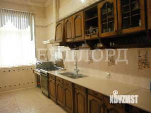 Дом 525м&sup2;, 2-этажный, участок 5 сот.  