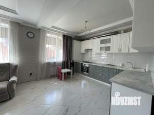 Дом 100м&sup2;, 2-этажный, участок 2 сот.  