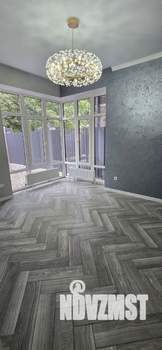 Дом 180м², 2-этажный, участок 3 сот.  