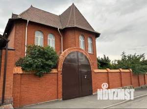 Дом 293м&sup2;, 3-этажный, участок 4 сот.  