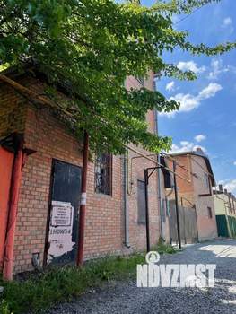 Дом 200м&sup2;, 3-этажный, участок 6 сот.  