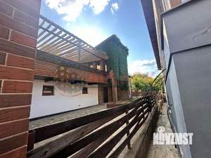 Дом 205м², 2-этажный, участок 4 сот.  