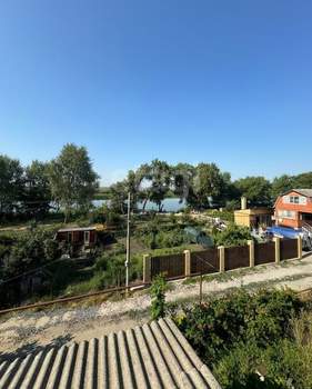 Дом 216м&sup2;, 3-этажный, участок 11 сот.  