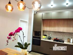 Дом 220м&sup2;, 2-этажный, участок 6 сот.  