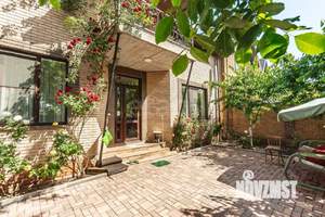 Дом 193м&sup2;, 2-этажный, участок 2 сот.  